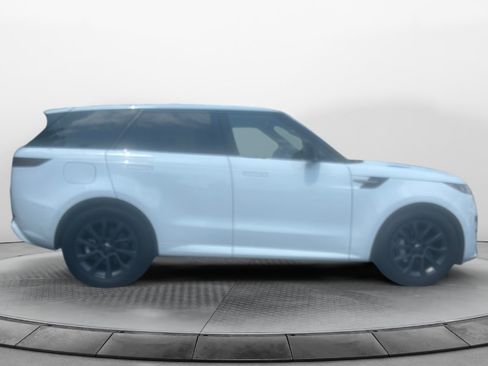 Used 2025 Land Rover Range Rover Sport Dynamic SE AWD/4WD image 8