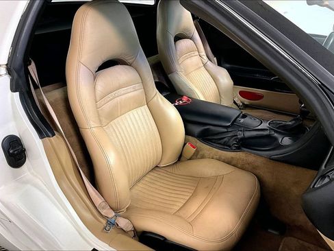 Used 2002 Chevrolet Corvette Coupe w/ Preferred Equipment Group2 image 5