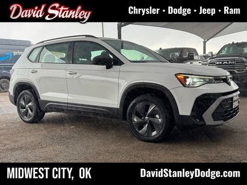 Used 2025 Volkswagen Taos S FWD image 1