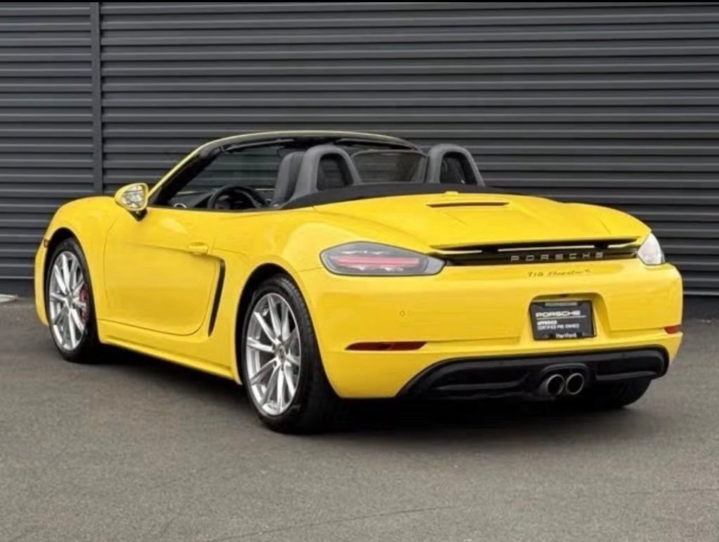 Used 2021 Porsche 718 Boxster S RWD image 3