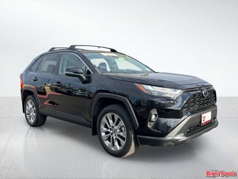 Certified 2023 Toyota RAV4 XLE Premium FWD image 9