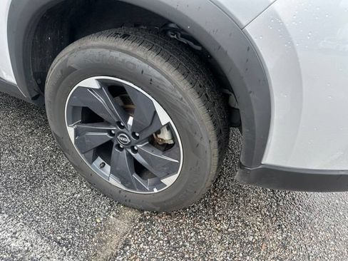 Used 2025 Nissan Rogue SV FWD image 13