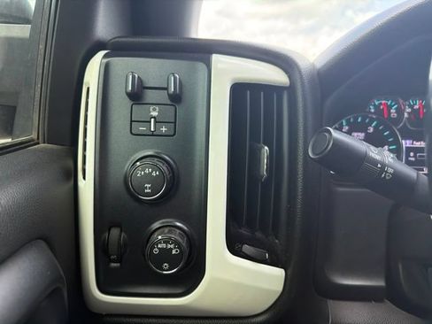 Used 2017 Chevrolet Silverado 2500 LT AWD/4WD image 12