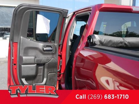 Used 2021 Chevrolet Silverado 1500 Custom AWD/4WD image 18