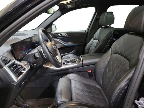 Used 2025 BMW X5 xDrive50e w/ Climate Comfort Package image 13