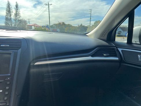 Used 2020 Ford Fusion Titanium image 18