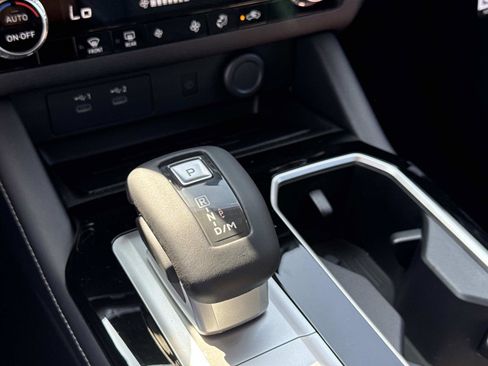 New 2025 Mitsubishi Outlander SE image 26