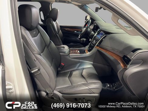 Used 2019 Cadillac Escalade Luxury RWD image 27