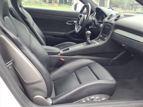 Used 2018 Porsche 718 Cayman RWD image 17