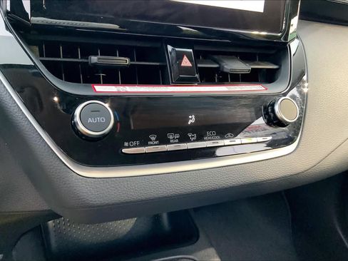 Used 2026 Toyota Corolla LE FWD image 32