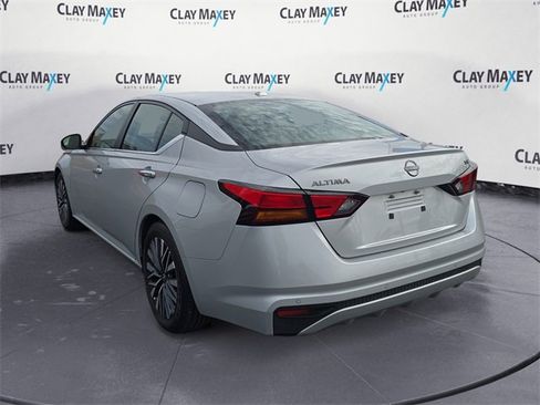 Used 2024 Nissan Altima 2.5 SV image 3