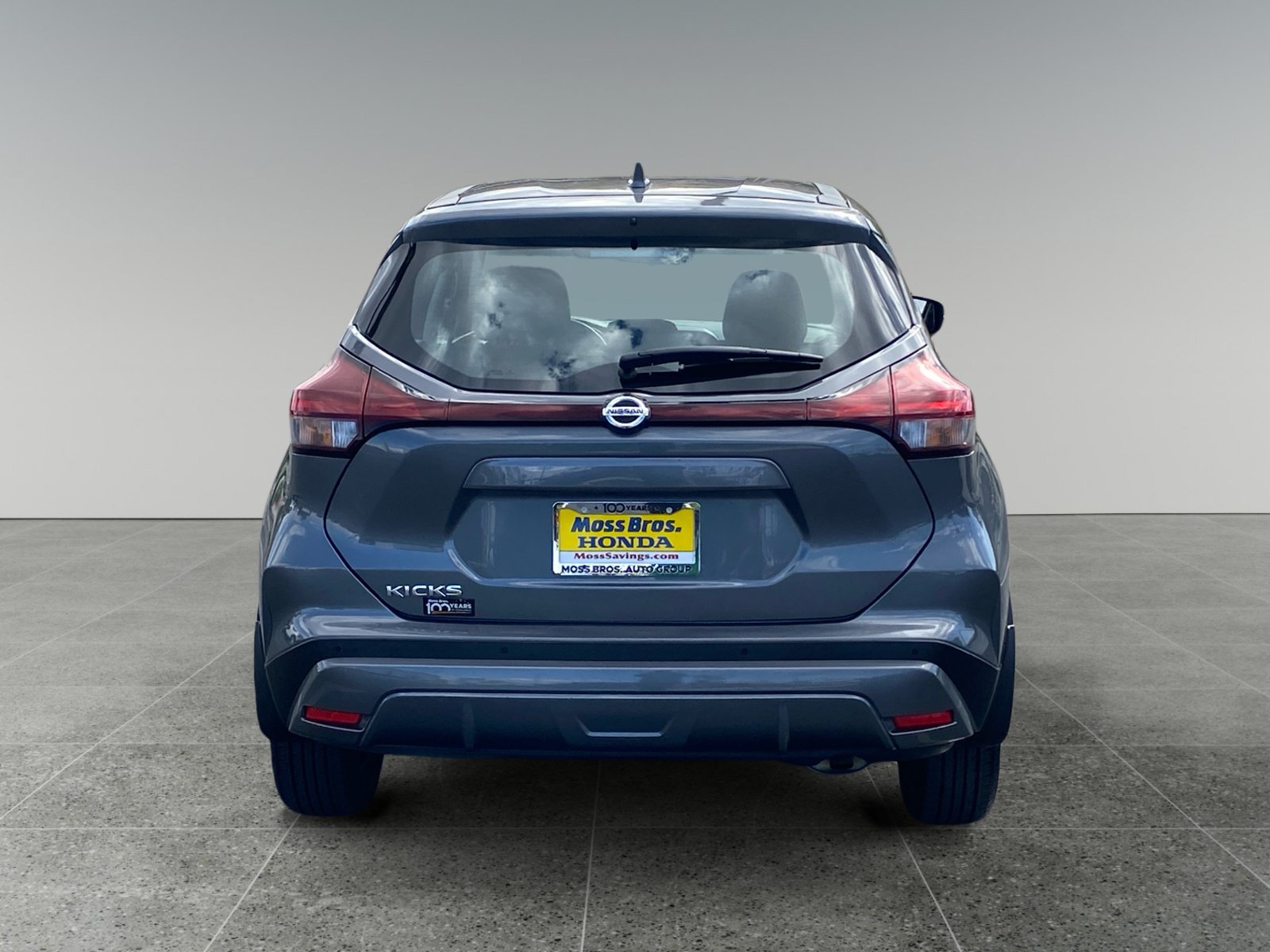 Used 2021 Nissan Kicks S FWD image 4