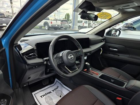 Used 2025 Nissan Kicks SR w/ SR Premium Package AWD/4WD image 2
