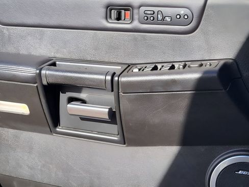 Used 2005 HUMMER H2 SUT w/ Preferred Equipment Group image 20