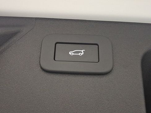 Certified 2025 Land Rover Discovery Sport S AWD/4WD image 31