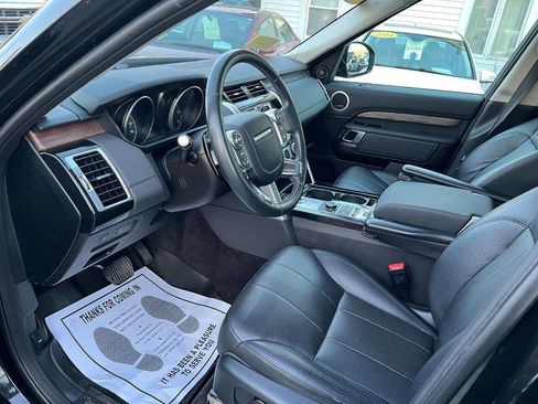 Used 2017 Land Rover Discovery HSE image 24