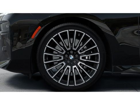 New 2026 BMW 740i xDrive w/ Premium Package AWD/4WD image 7