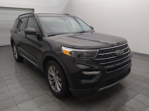 Used 2022 Ford Explorer XLT w/ Equipment Group 202A AWD/4WD image 13