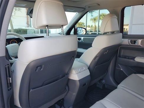 Used 2024 Hyundai Santa Fe Limited image 9