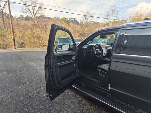Used 2023 Ford Expedition Max Platinum image 10