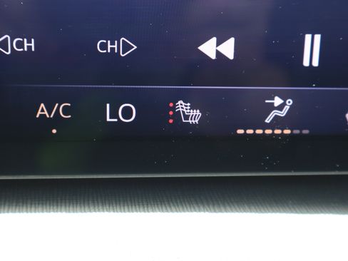 Used 2026 Buick Enclave Sport Touring FWD image 22