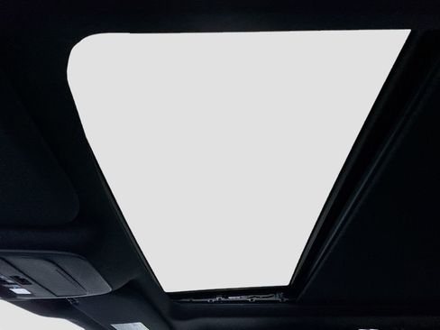 Used 2021 Ford F150 XLT w/ Equipment Group 302A High image 10