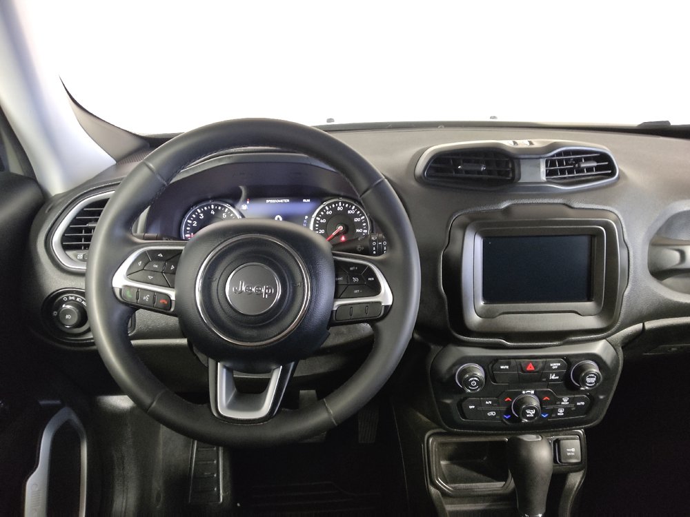 Used 2021 Jeep Renegade Latitude FWD image 22