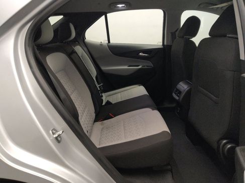Used 2022 Chevrolet Equinox LS image 19