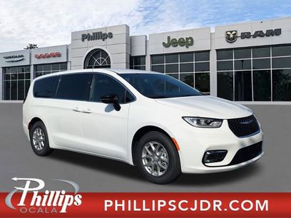 New 2026 Chrysler Pacifica Select