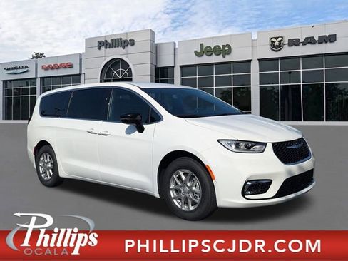 New 2026 Chrysler Pacifica Select FWD image 1