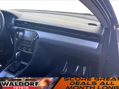 Used 2021 Volkswagen Passat 2.0T S image 21