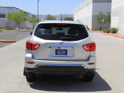 Used 2017 Nissan Pathfinder Platinum image 6