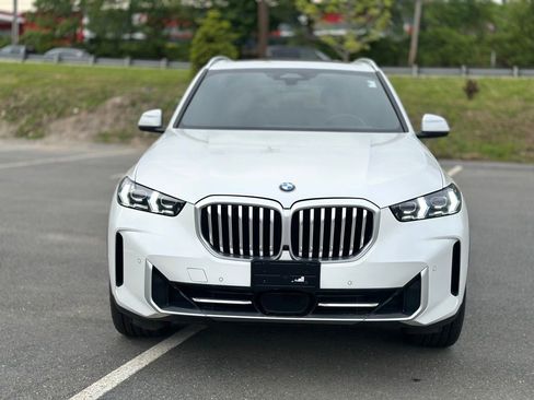 Used 2024 BMW X5 xDrive40i w/ Premium Package AWD/4WD image 10