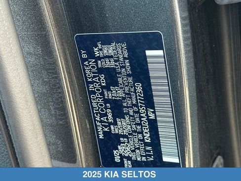 Used 2025 Kia Seltos S FWD image 33