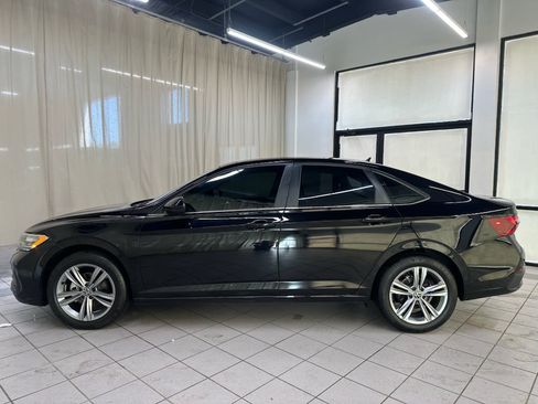 Used 2024 Volkswagen Jetta SE FWD image 11