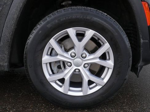 Used 2022 Jeep Grand Cherokee L Limited image 12