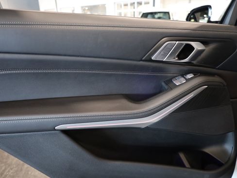 Used 2022 BMW X7 xDrive40i w/ M Sport Package image 36