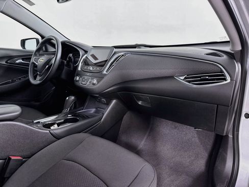Used 2018 Chevrolet Malibu LT w/ Driver Confidence Package FWD image 28