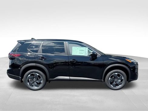 Certified 2026 Nissan Rogue SV AWD/4WD image 7
