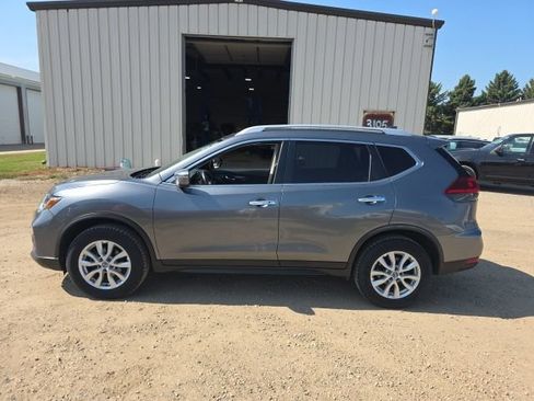 Used 2018 Nissan Rogue SV AWD/4WD image 3
