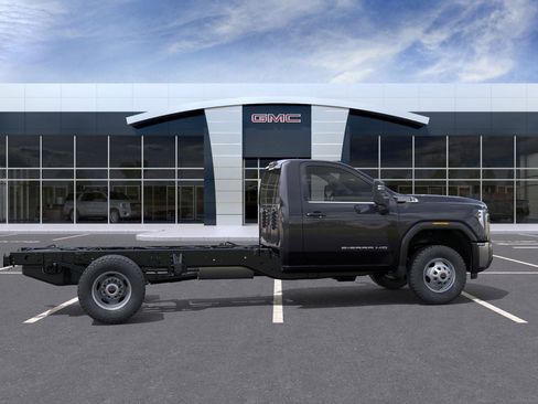 New 2025 GMC Sierra 3500 Pro w/ Convenience Package image 12