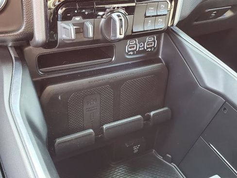 Used 2023 RAM 1500 Laramie AWD/4WD image 19