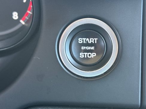 Used 2018 Land Rover Discovery Sport HSE image 25