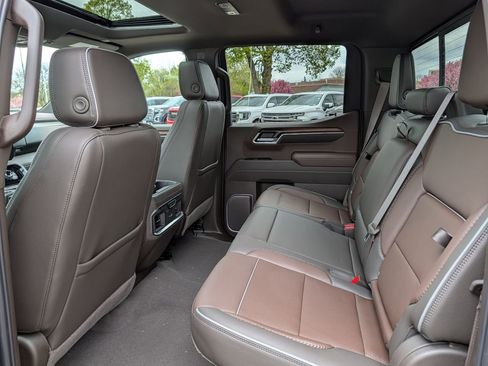 New 2026 GMC Sierra 1500 Denali w/ Denali Reserve Package AWD/4WD image 34