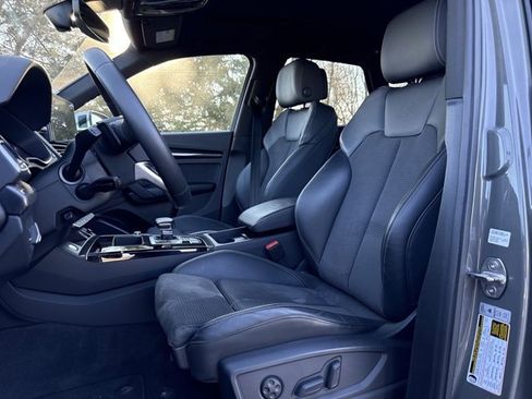 Used 2024 Audi SQ5 Premium w/ Convenience Package image 17
