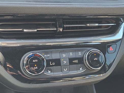 Certified 2025 Buick Envista Sport Touring w/ Convenience I Package image 13