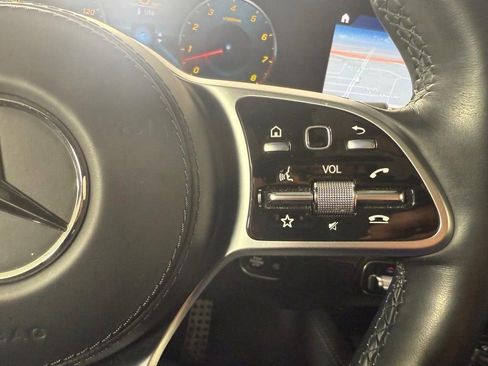 Used 2022 Mercedes-Benz GLS 580 4MATIC image 21