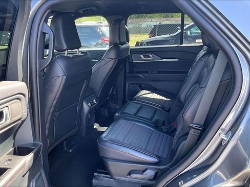 Used 2025 Ford Explorer ST-Line w/ ST-Line Street Pack AWD/4WD image 11