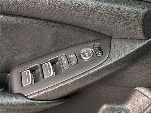 Used 2021 Honda Accord Sport image 11
