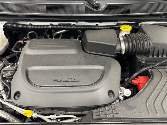 Used 2024 Chrysler Pacifica Limited AWD/4WD image 28